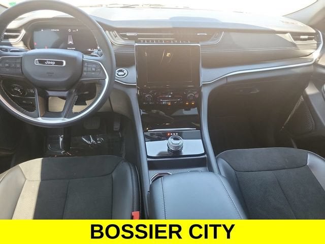 2025 Jeep Grand Cherokee L Altitude 4x2