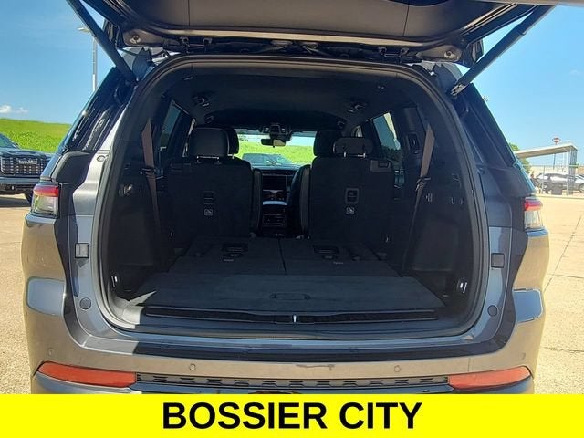 2025 Jeep Grand Cherokee L Altitude 4x2