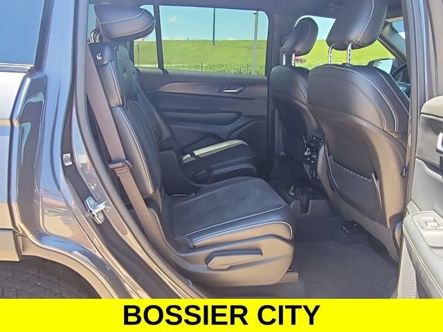 2025 Jeep Grand Cherokee L Altitude 4x2