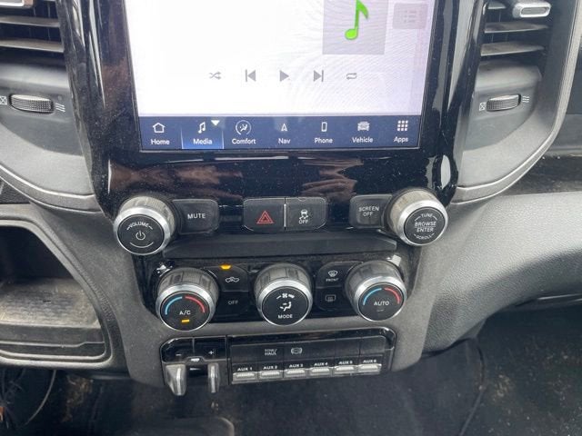 2023 RAM 2500 Tradesman Crew Cab 4x4 6'4" Box
