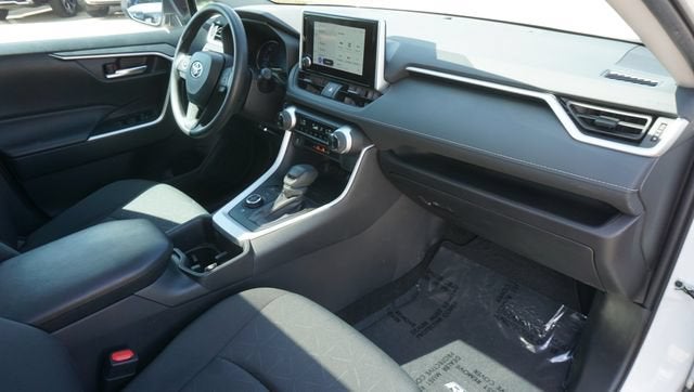 2024 Toyota RAV4 XLE - Photo 20
