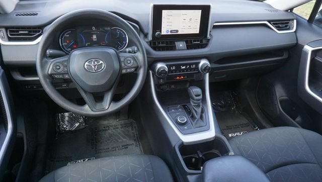 2024 Toyota RAV4 XLE - Photo 23