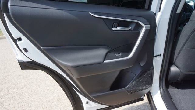 2024 Toyota RAV4 XLE - Photo 28
