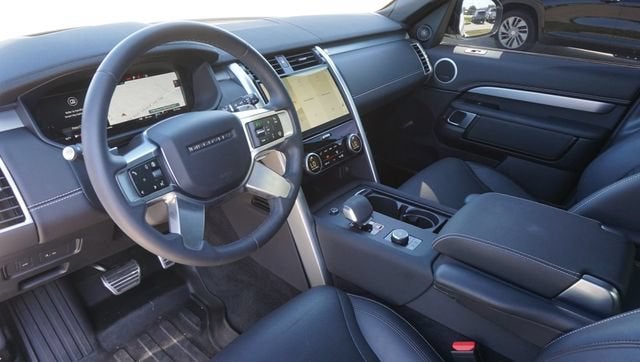 2024 Land Rover Discovery P300 Dynamic SE